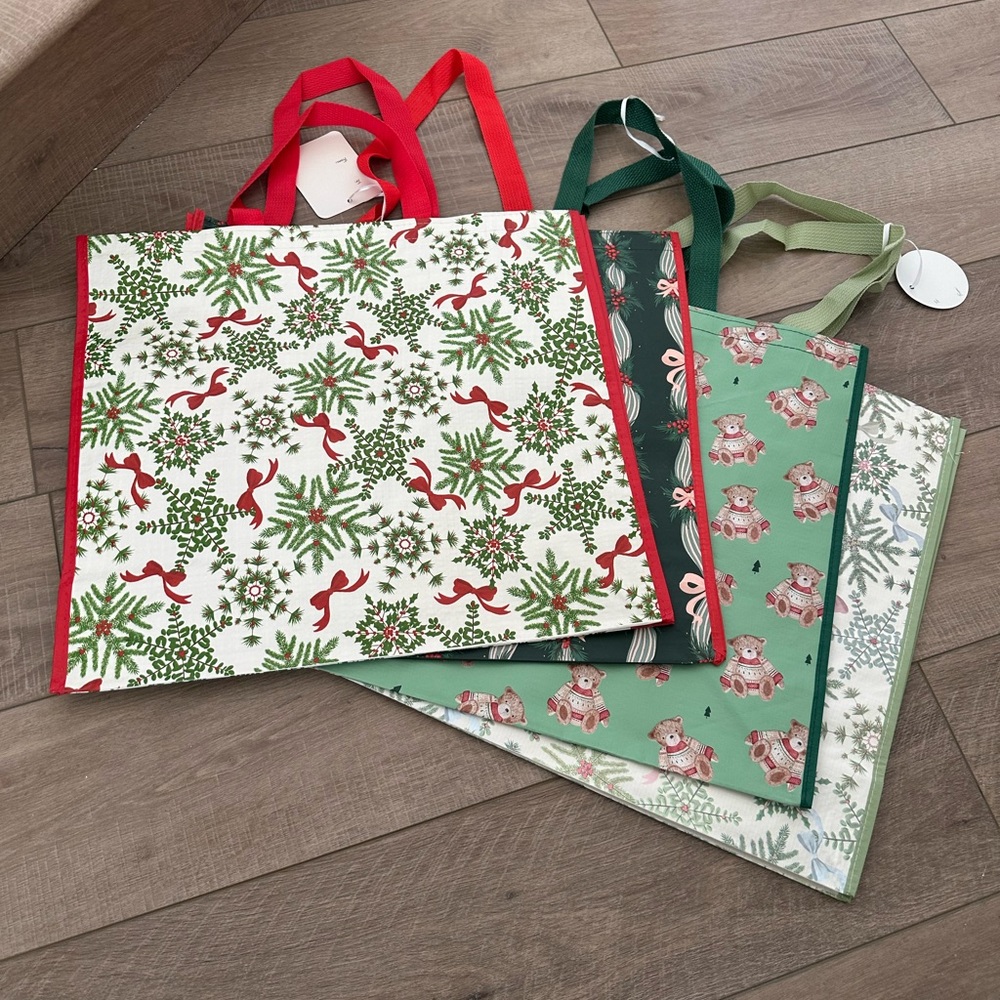 Homegoods TJMaxx Marshalls Christmas Teddy Bear, Bow & Snowflake Prints Bags